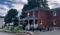 Auberge Glengarry Inn, Eleanor Suite - Bed and Breakfast Glen Robertson