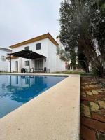 Gran Chalet a 13 min de Sevilla - B&B Gelves