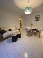 appartement résidence riviera avec piscine - B&B Le Lavandou