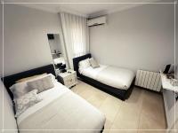 Twin Room with Private External Bathroom
