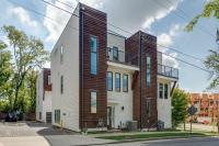 10 Percent OFF New Home Downtown Sleeps 8 - B&B Nashville