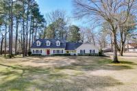 Expansive Texarkana Home w/ Yard: Near Golf! - B&B Texarkana