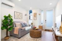 2BR 2BA Capitol Hill Cozy Haven- Rooftop - B&B