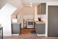Unwind in a Bright Comfortable Apartment for 3 - B&B