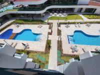 Apartment with Pool View