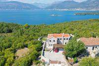 Villa Vista Azzurra - Bed and Breakfast Tivat