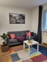 B&B Neu-Ulm - ALA-Living schönes & zentrales Apartment 10min zum Ulmer Münster, WLAN & Arbeitsplatz - Bed and Breakfast Neu-Ulm