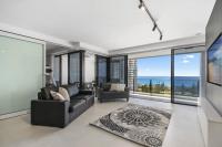Luxury Broadbeach Apartment with Ocean Views - Ferienwohnung