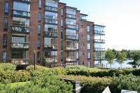 Kotimaailma Apartments - saunallinen kaksio järvinäkymällä - Ratina - B&B Tampere