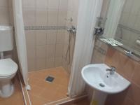 Camera Doppia con Letti Singoli con Bagno