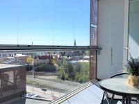 Kotimaailma Apartments - Kaunis 10 kerroksen parvekkeellinen yksiö - Peltokatu - Chambres d'hôtes Tampere