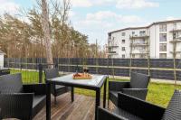 Apartment with Garden 450 m to the Beach by Rent like home - Chambres d'hôtes Dziwnówek