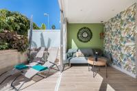 Home2Book Stylish Tropical Apt Terrace & Pool - B&B
