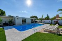 Cape Vista Getaway! Heated pool home minutes away from Anna Maria with grill! - Chambres d'hôtes Bradenton