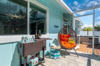 NEW! Blue Iguana! Tropical backyard oasis with heated pool, hot tub, fire table, and more! - Chambres d'hôtes Bradenton