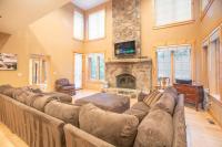 The Tallac Lodge - Hot Tub Walk 2 Beach - B&B Carnelian Bay