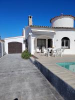 Jolie Maison avec Piscine privée - B&B