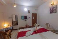 Deluxe Double Room (2 Adults + 1 Child)