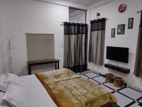 Deluxe Double Room (2 Adults + 1 Child)