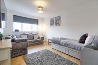 Spacious 3-Bedroom Apartment for 5 I Free Parking I Rayleigh Centre - B&B Rayleigh