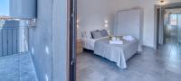 IzzHome Cozy Sunflowers - B&B Pula