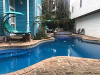 B&B New Orleans - 5 BR - Sleeps 10! Best Location next to French Quarter! - Bed and Breakfast New Orleans