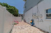 Sea Site Retreat Unit A! Great amenities nearby! Short walk to the beach! - B&B Bradenton Beach