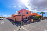 Sunrise Surf House, Big Garden, Hot Tub, Parking, super-fast free Wi-Fi - Chambres d'hôtes Corralejo