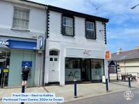 COASTAL RETREAT Town Centre Entire Property, Very Close to Sea & Restaurants, 2 King Size Beds - Bed and Breakfast