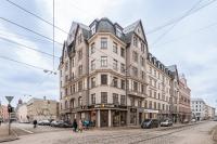 Elegant and Quiet Studio near Park with Elevator and AC, 9 min walk to Riga Old Town - B&B Riga