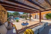 Stunning Countryside Villa w Private Garden & Pool - Bed and Breakfast Alte