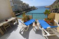 B&B Xlendi - Seafront duplex Penthouse with Terrace overlooking Xlendi Bay - Bed and Breakfast Xlendi