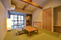 Twin Room-E