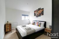 Lovely 1 Bedroom Flat with Free Off Road Parking - Ferienwohnung Chesterton