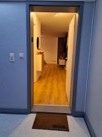 Livora Living - Stilvolles DG-Apartment an der Fußgängerzone - 2 Schlafzimmer - Chambres d'hôtes Wilhelmshaven