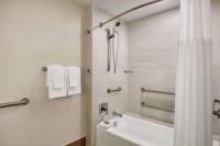 Queen Room with Two Queen Beds and Bath Tub - Disability Access