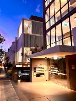 B&B Sydney - Luxe Modern Randwick Abode with elevator - Bed and Breakfast Sydney