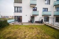 Karolína Apartment - 4kk, Garden Terrace, FREE parking - Chambres d’hôtes