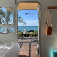 B&B Jeju City - BeachBoys - Retro Caravan AirStream - Bed and Breakfast Jeju City