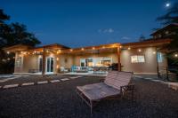 Beautiful House with Sweeping Ocean Views, Modern Design, and a Private Infinity Pool - B&B Potrero