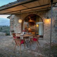 Casale Esclusivo con Piscina e Vista su San Gimignano - B&B San Gimignano