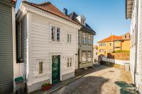 B&B Bergen - Dinbnb Apartments I Family Dream in Bergen I Playroom I Private Garden - Bed and Breakfast Bergen