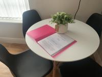 B&B Goodmayes - Modern Spacious 2 Bed Apartment **Free WIFI & Parking** - Bed and Breakfast Goodmayes