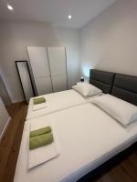 Novi apartmani Škrape u samom centru s parkingom - Bed and Breakfast Trogir