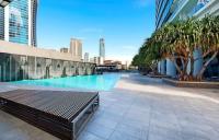 Mantra Circle on Cavill 3 Bedroom 2 Bathroom ocean and river views - B&B Gold Coast