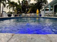 Waterfront Family Compound - Free Golf Cart, Paddleboards, Heated Pool, Golden Tee 2025 Arcade Game - Chambres d'hôtes Clearwater Beach