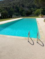 B&B Marsiglia - Beau t2 avec piscine et balcon parking ,proches calanques - Bed and Breakfast Marsiglia