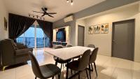 B&B Bayan Lepas - NEW Spacious HAUS 4R 8pax WiF-S Pic-Airport - Bed and Breakfast Bayan Lepas