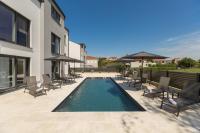 Villa Matic I apartment with balcony and shared pool - Ferienwohnung Funtana