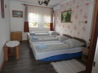Apartment (4 Adults)